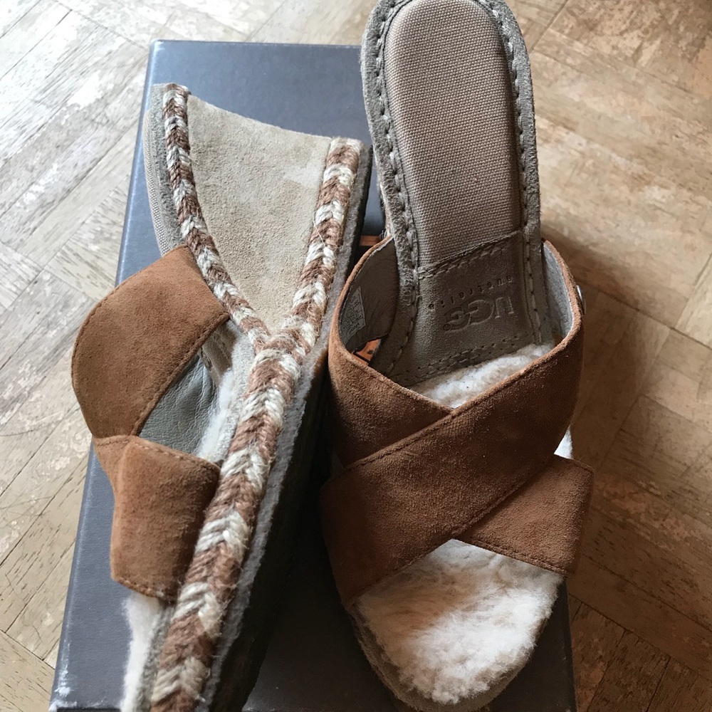 Uggs Margot slides size 7